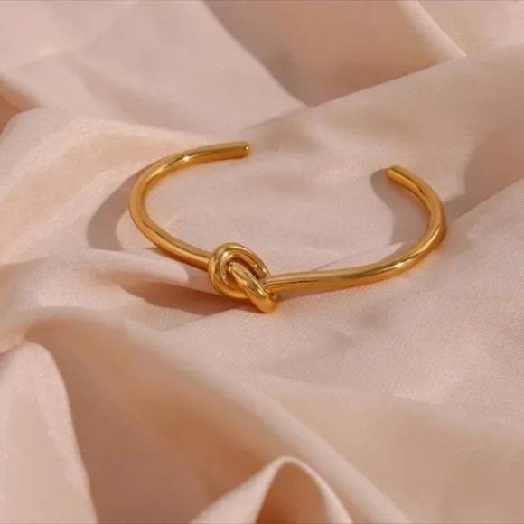 || 18K GOLD || NEW || KNOT CUFF BANGLE BRACELET - Picture 5 of 7